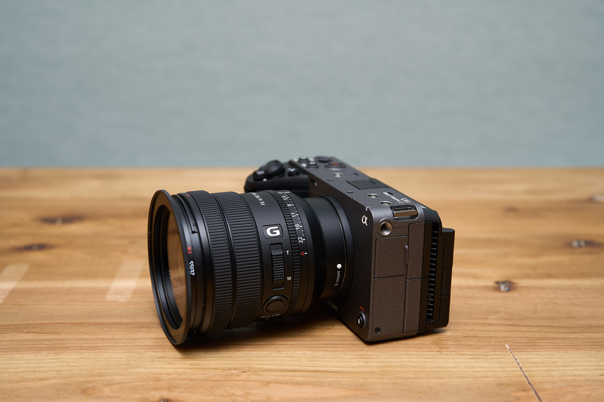 FX3 w/ SELP1635G